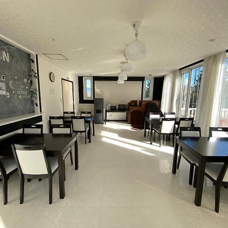 Petit Hotel Melon Nakafurano Exteriör bild