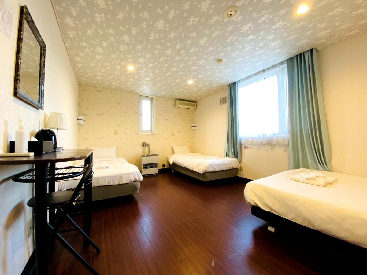 Petit Hotel Melon Nakafurano Exteriör bild