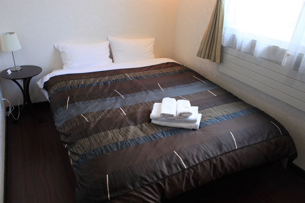 Petit Hotel Melon Nakafurano Exteriör bild