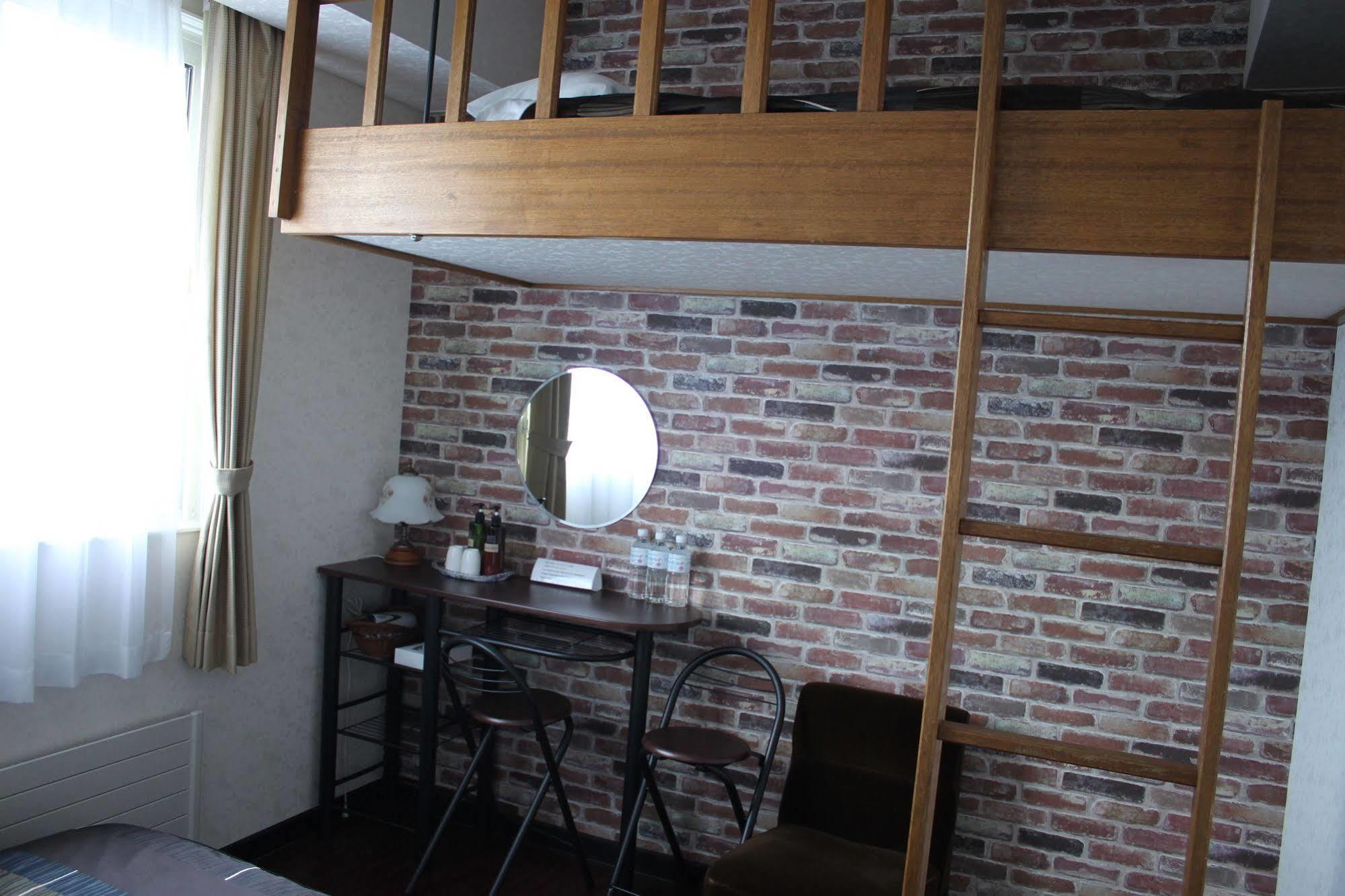 Petit Hotel Melon Nakafurano Exteriör bild