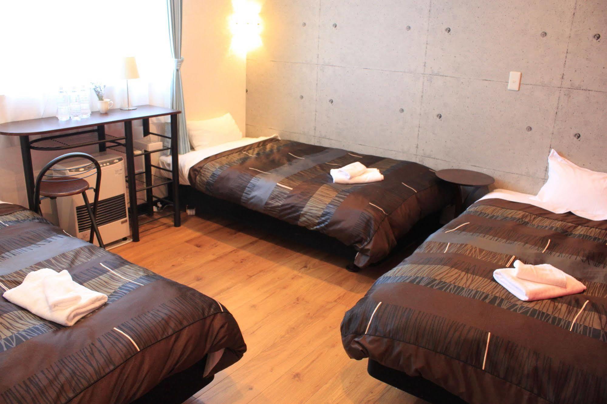 Petit Hotel Melon Nakafurano Exteriör bild