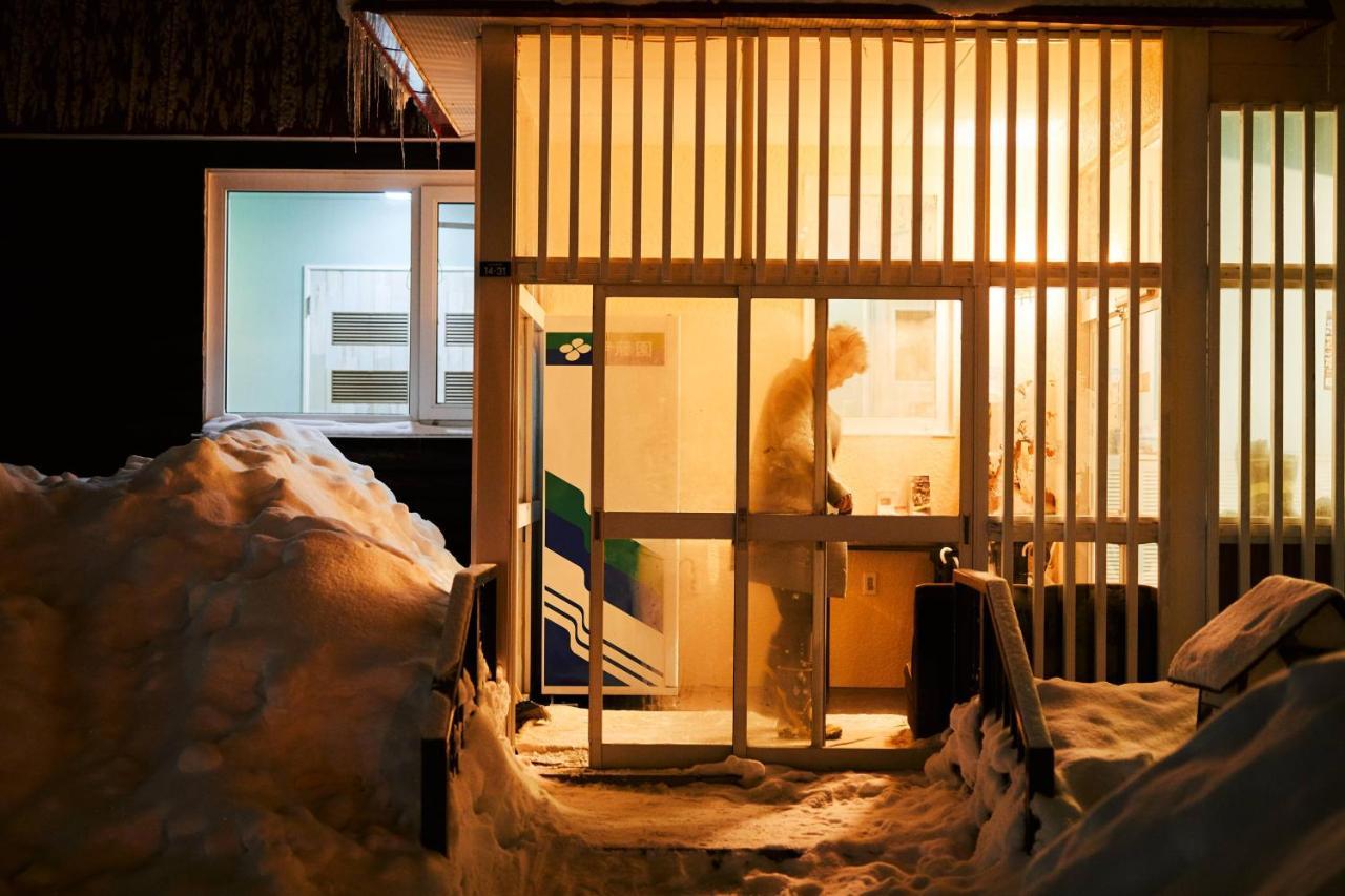 Petit Hotel Melon Nakafurano Exteriör bild