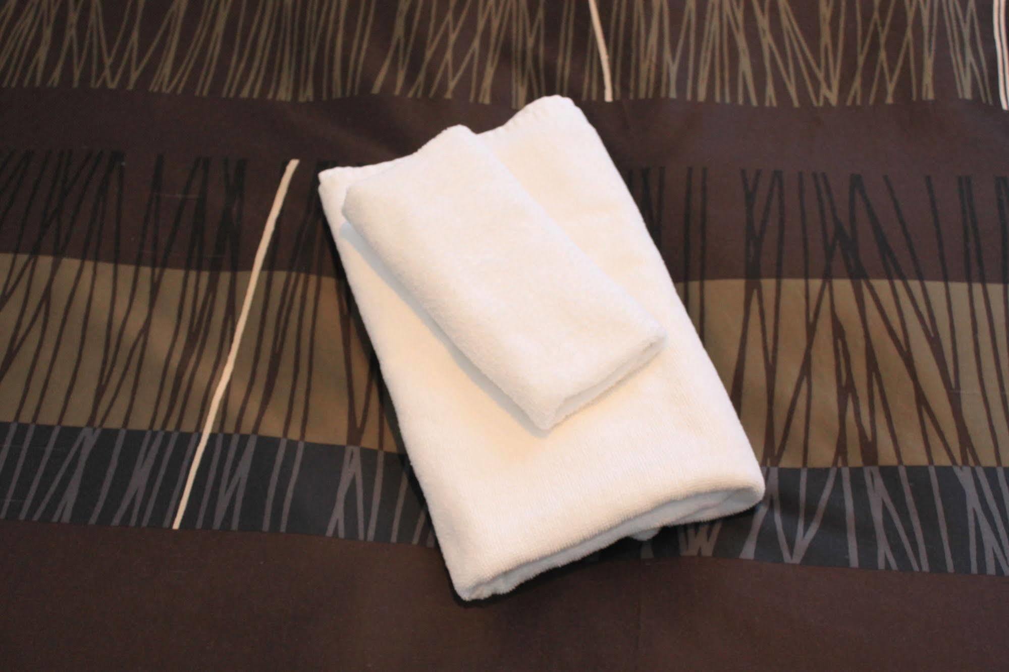 Petit Hotel Melon Nakafurano Exteriör bild